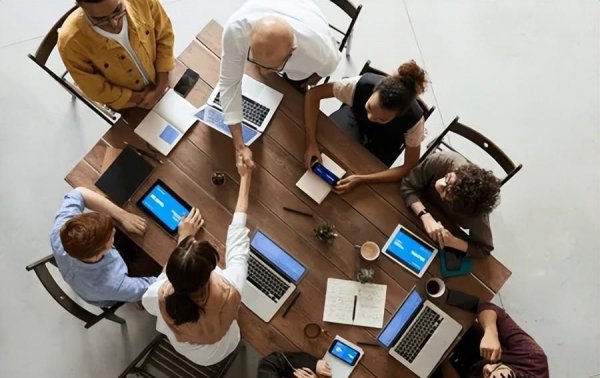 电脑黑屏却开着机怎么办