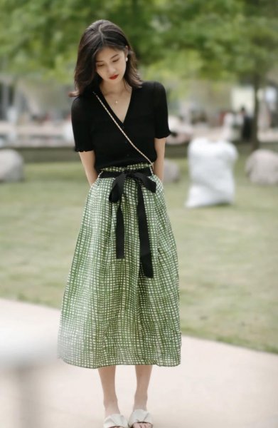 橄榄绿配什么颜色好看提升气质变潮人