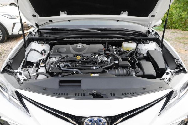 凯美瑞双擎好还是燃油版好