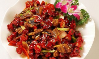 正宗家常爆炒小公鸡 爆炒小公鸡的做法步骤