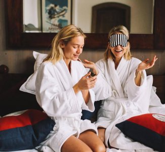 先水后乳和先乳后水的区别 护肤时先用水还是先用乳液