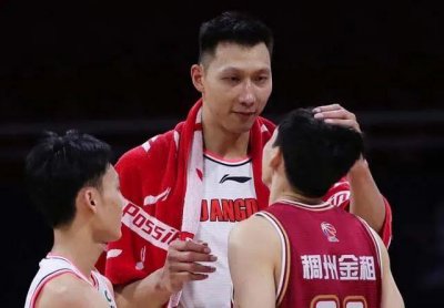 CBA球员易建联多少岁 1987年出生的易建联还有油