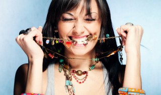 送女生戴什么好 适合送给女生的饰品介绍