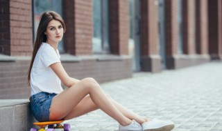 白衣服上长的霉斑怎么洗掉 白色衣服有霉斑怎么洗掉？