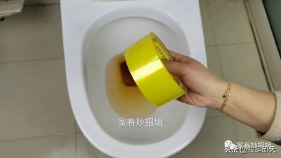 坐马桶堵了疏通的最简单方法 只需用这2种方法轻松疏通