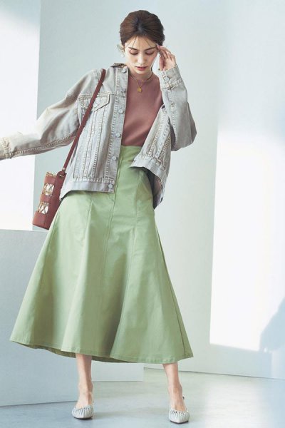绿裙子搭配什么颜色的上衣