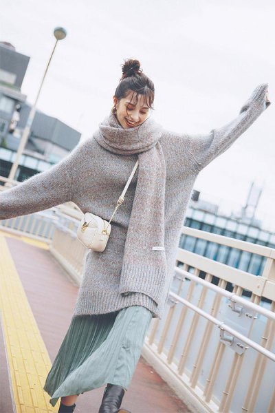 绿裙子搭配什么颜色的上衣