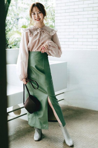 绿裙子搭配什么颜色的上衣