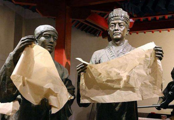 东汉时期谁改进了造纸术