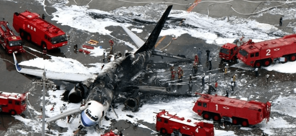 飞机上的黑匣子是什么颜色