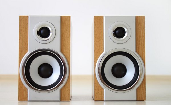 扬声器的工作原理是什么