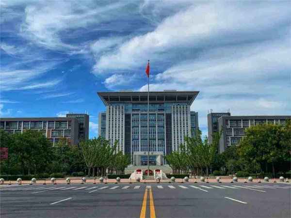 河南财经政法大学怎么样