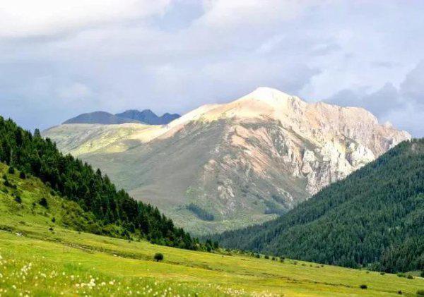 白玉县海拔多少米高