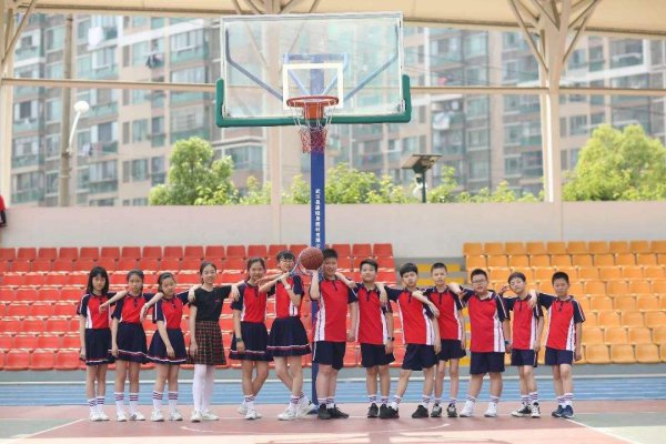 孩子几岁上小学合适