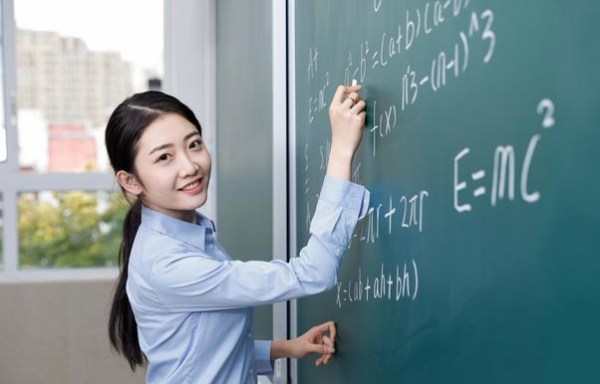 教初中累还是小学累