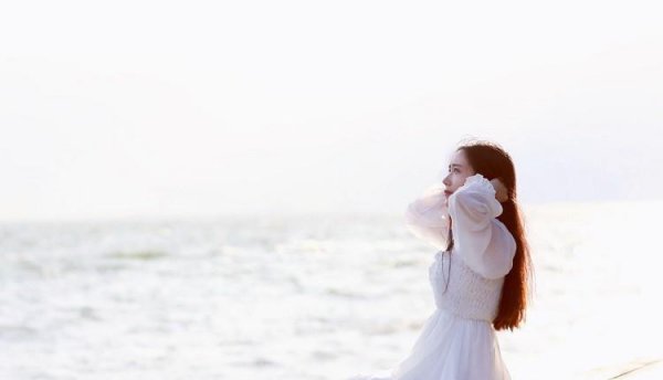 异性同事之间越界的表现