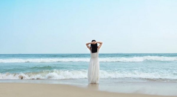 异性同事之间越界的表现