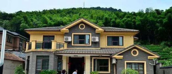 四平八稳什么意思