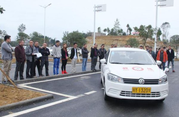 科四补考需要交钱么