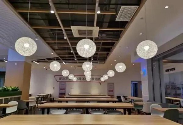 北京语言大学是211吗