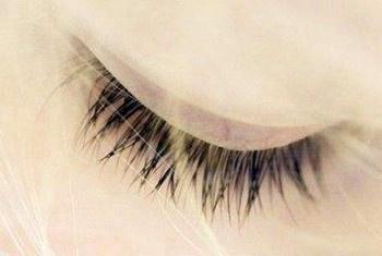 怎样长睫毛最好最快的小窍门