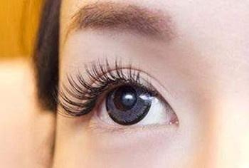 怎样长睫毛最好最快的小窍门