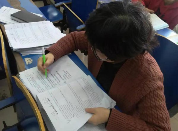 为什么不能用红笔写人的名字