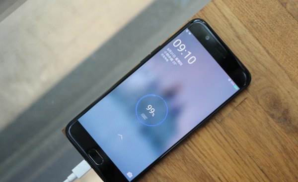 手机突然充不进去电了是怎么回事