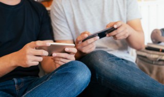 手机缝隙灰尘怎么清理 手机缝隙灰尘如何清理