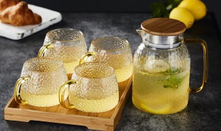 送情侣杯子上刻什么字 情侣水杯刻字刻什么好