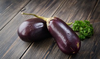 煲茄子怎么烧才入味好吃 茄子煲的做法