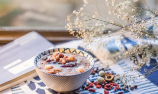 每天吃八宝粥的好处与坏处 吃八宝粥的好处与坏处是什么