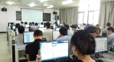 女生学计算机可以从事什么职业 学计算机的女生就业方向