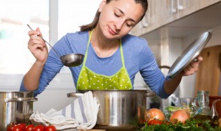 白鸽煲汤放什么材料 白鸽煲汤放哪些材料