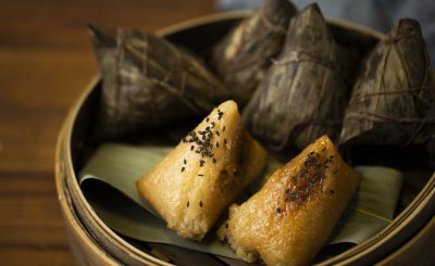 冷冻粽子是蒸着吃还是煮着吃 包的生粽子可以冷冻保存吗