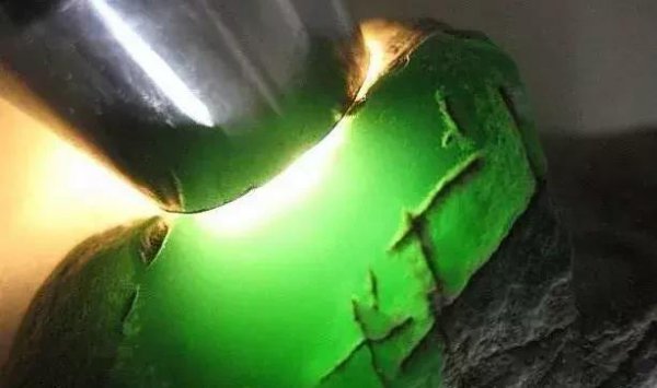 帝王绿翡翠怎么鉴别真假