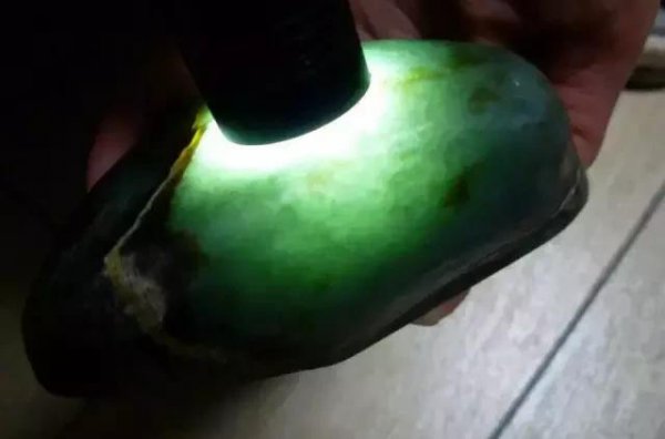 帝王绿翡翠怎么鉴别真假