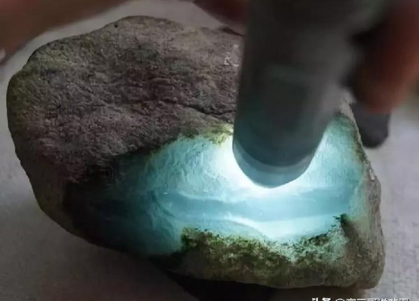 帝王绿翡翠怎么鉴别真假