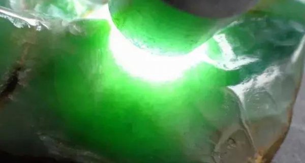 帝王绿翡翠怎么鉴别真假