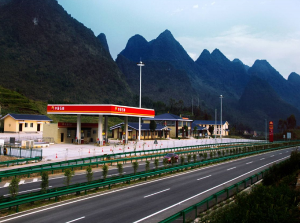 高速上没油了怎么求助