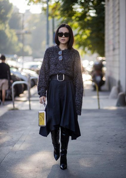 黑裙子搭配什么颜色的上衣好看