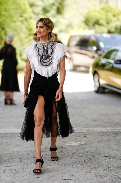 黑裙子搭配什么颜色的上衣好看