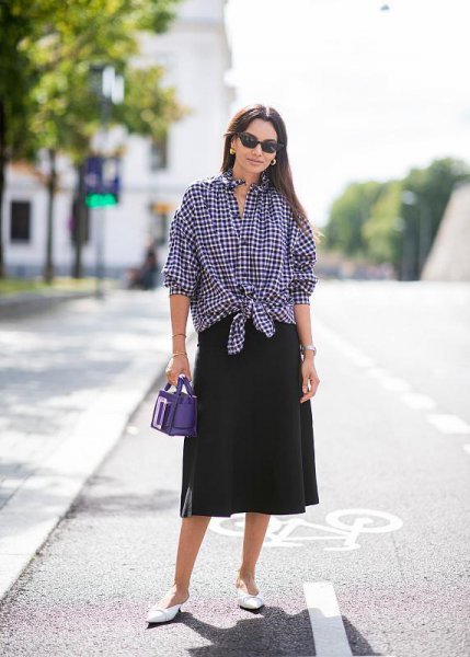 黑裙子搭配什么颜色的上衣好看