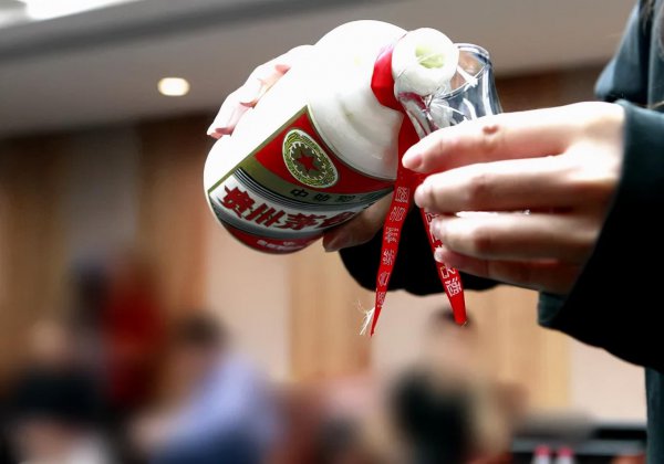 伏特加和白酒的区别在哪里