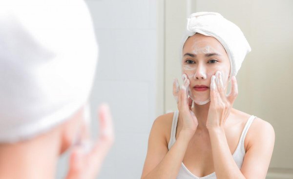 精华液的正确使用方法与步骤