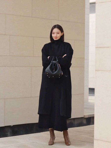 黑色半身裙怎么搭配上衣图片