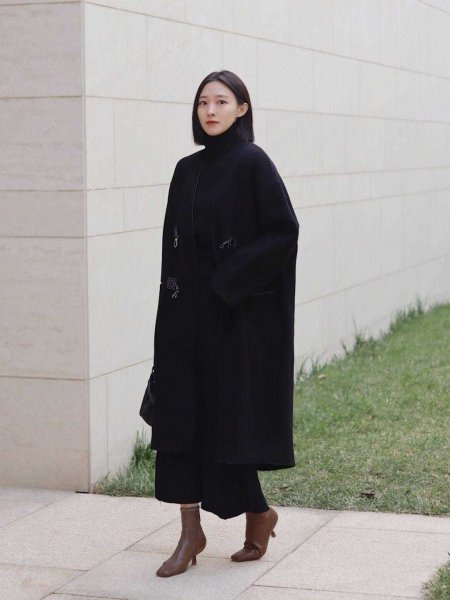 黑色半身裙怎么搭配上衣图片