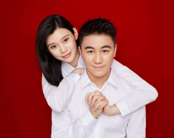 结婚证件照要求穿着