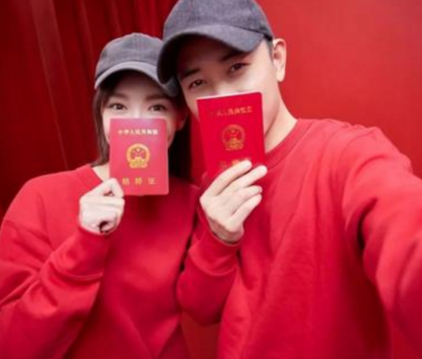 结婚证件照要求穿着