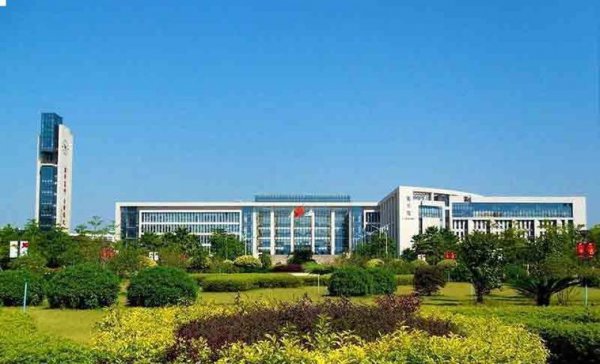 广州大学算名牌大学吗